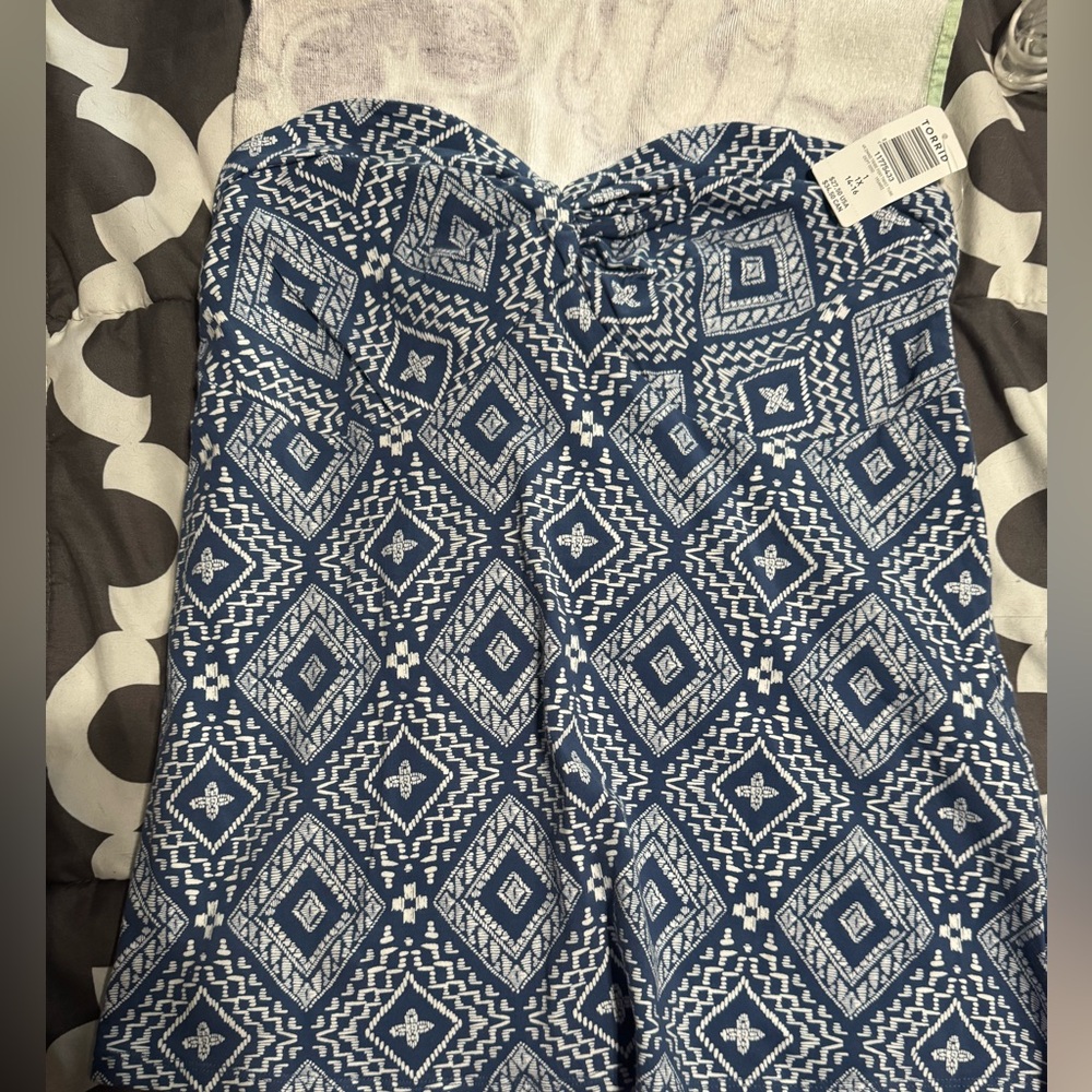 Torrid NWT Foxy Strapless Ruched-Front Tube Top